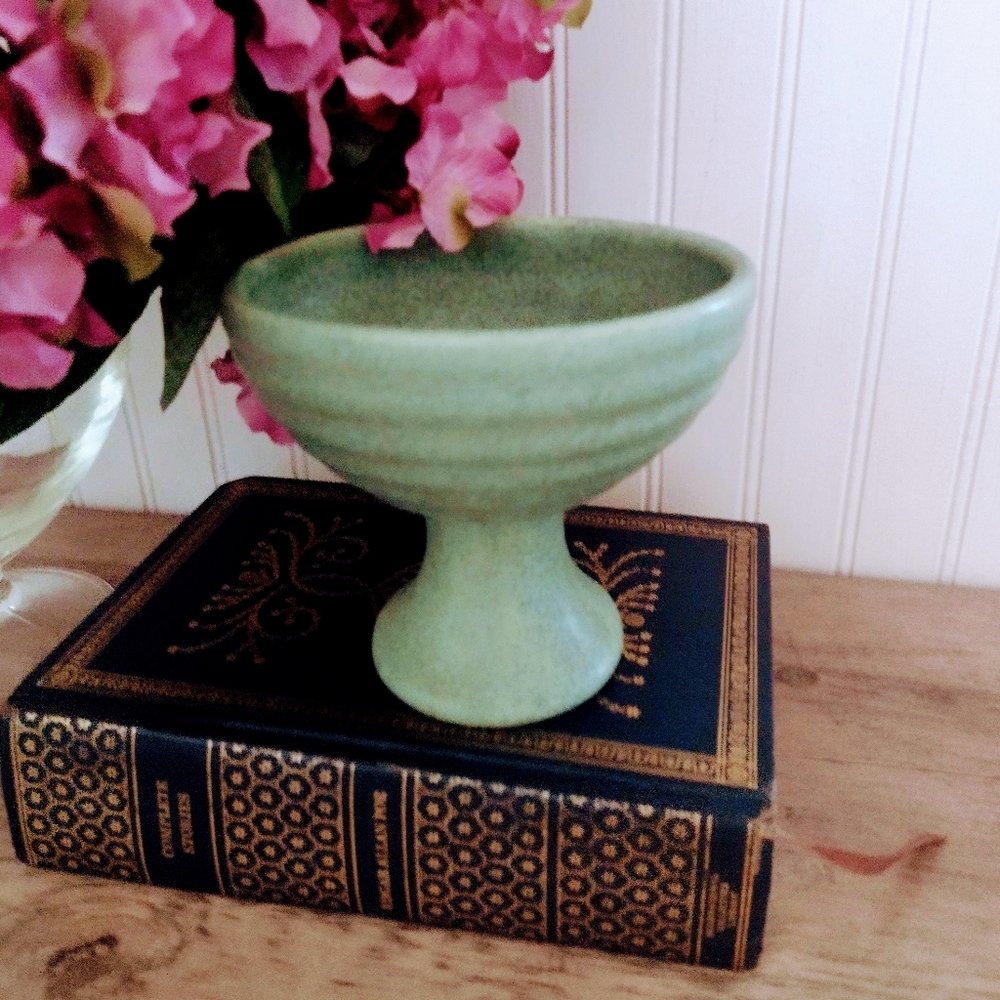 Vintage McCoy Pottery Floraline 462 Speckled Green Ribbed Pedestal Planter